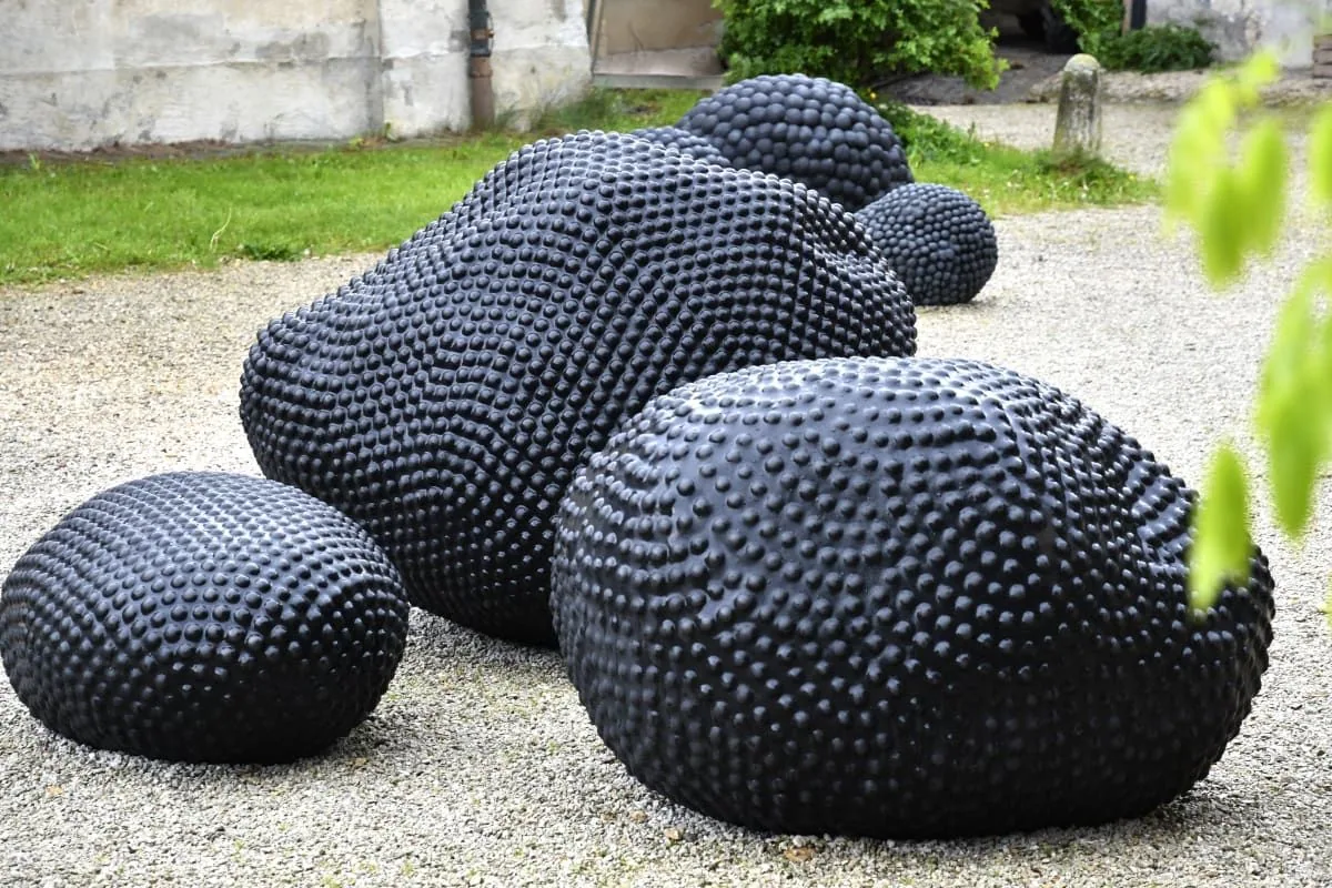 Blackberry Monoliths - Boulder by JJM Stone Art UAE
